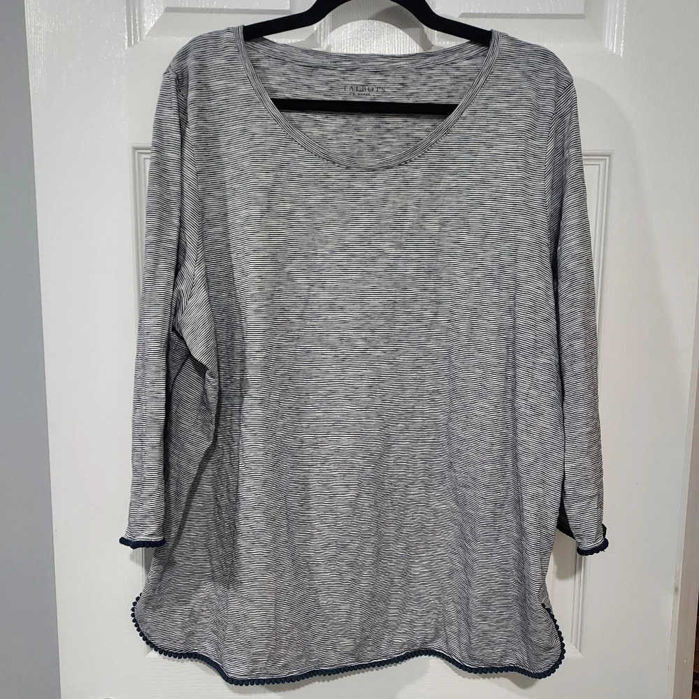 Talbots Woman Navy Blue & White Striped Scoop Neck Blouse in Size 2X